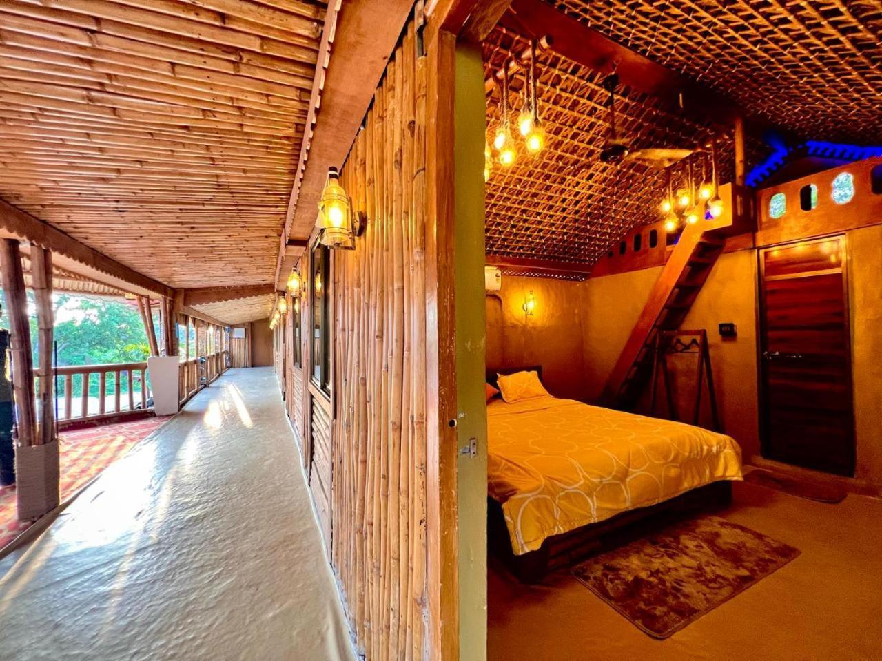 La Pahi Palace- Banquet And Resort Sakri East Extérieur photo