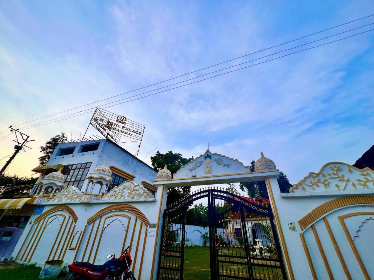 La Pahi Palace- Banquet And Resort Sakri East Extérieur photo