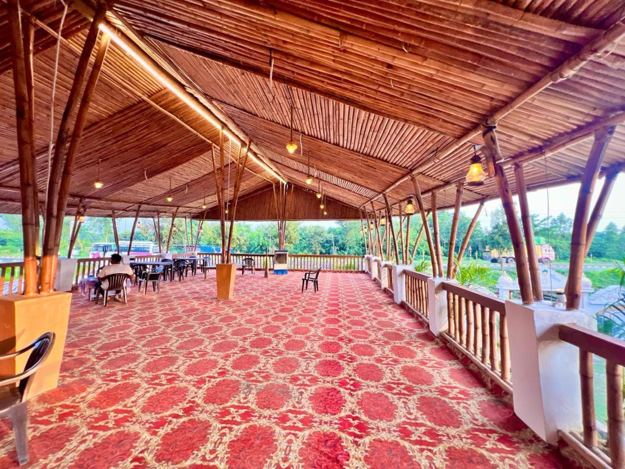 La Pahi Palace- Banquet And Resort Sakri East Extérieur photo