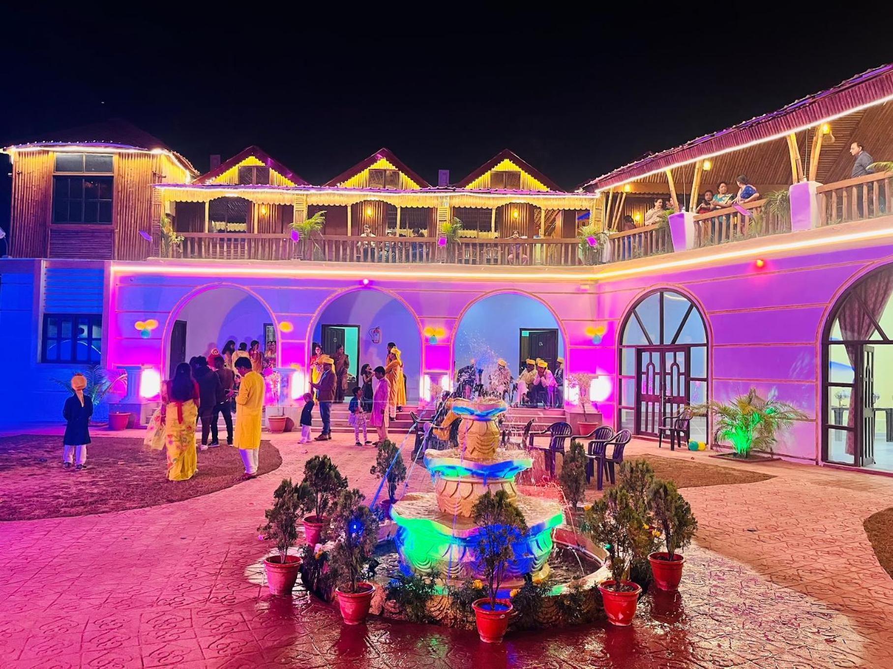 La Pahi Palace- Banquet And Resort Sakri East Extérieur photo