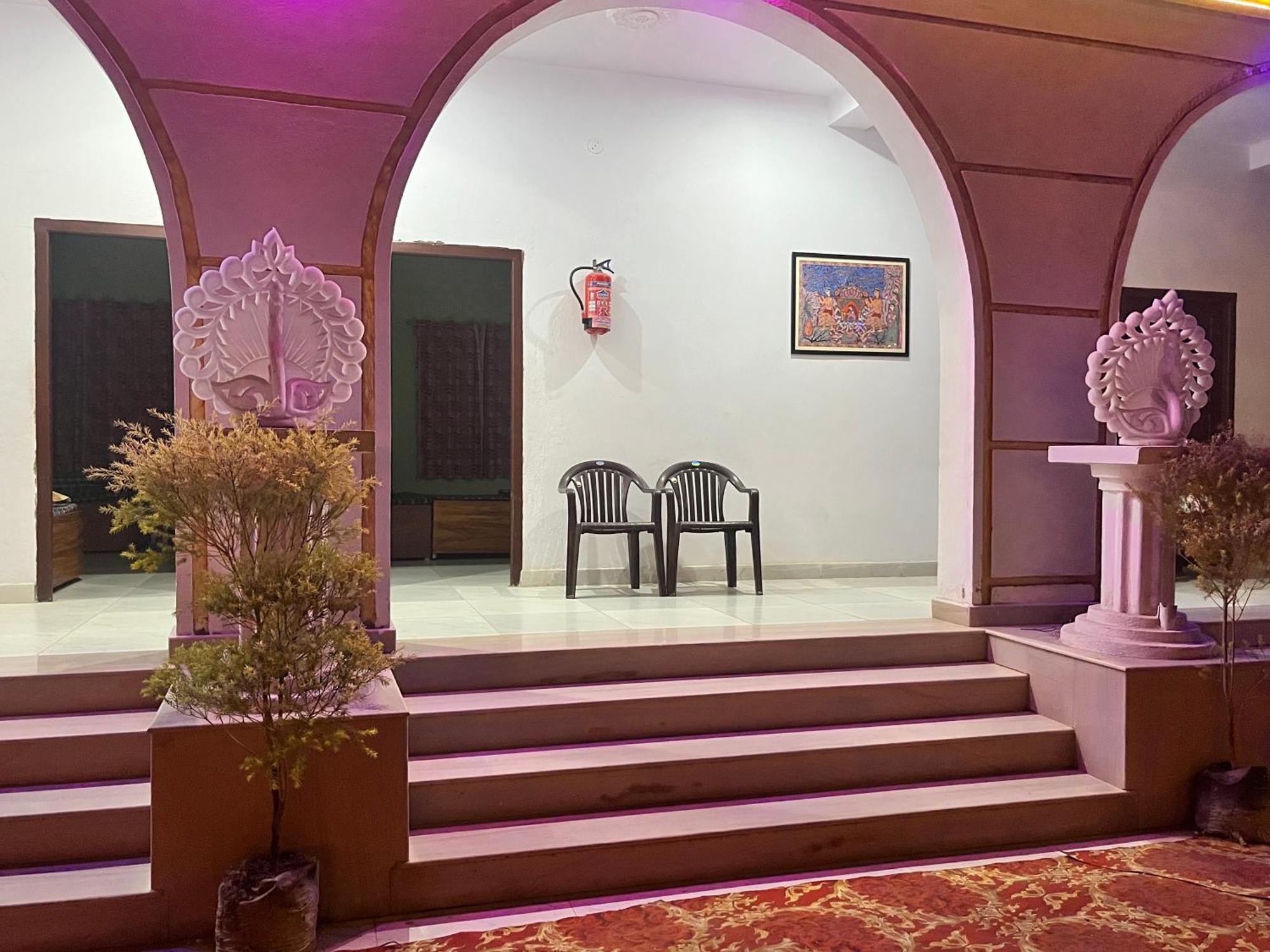 La Pahi Palace- Banquet And Resort Sakri East Extérieur photo